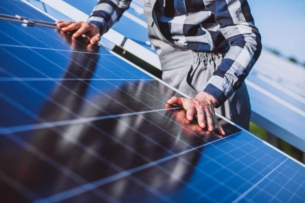 Güneş Enerji Sistemlerinin Temel Bileşenleri Nelerdir?