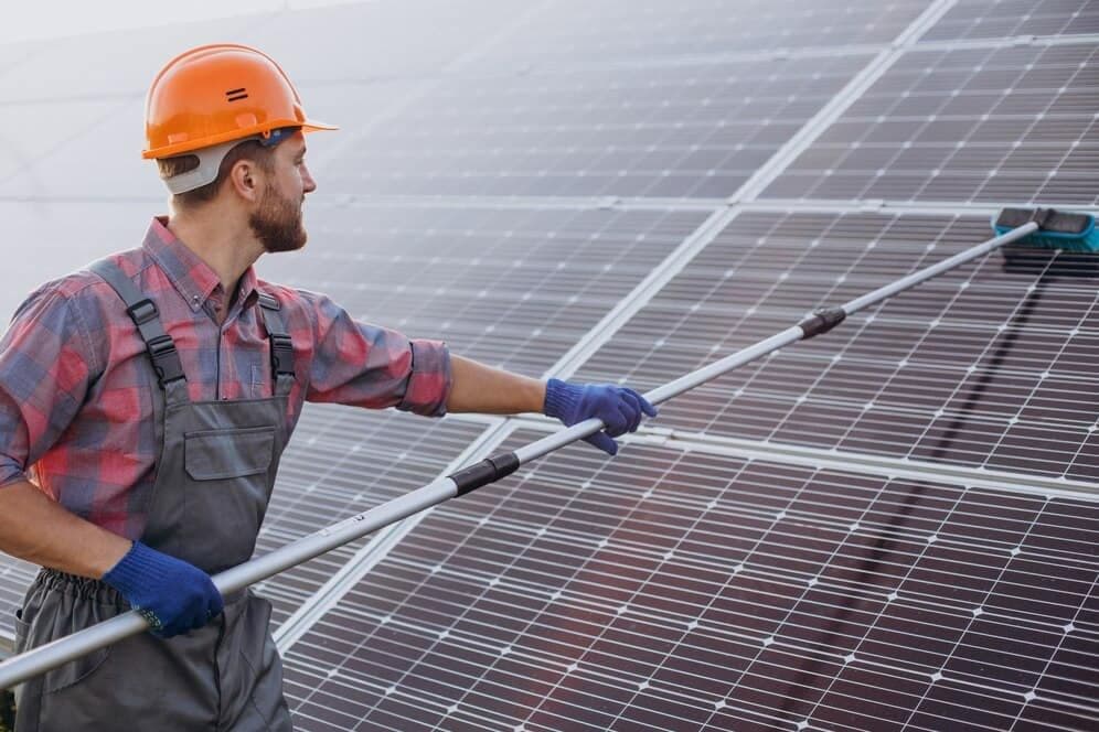 Güneş Enerjisi Sistemlerinin Periyodik Bakımı ve Temizliği